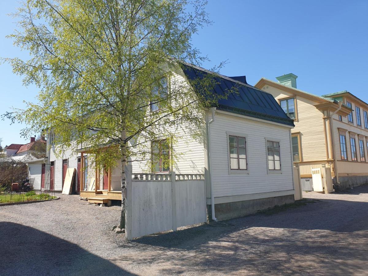 Vaelrenoverad Fin Laegenhet I Charmigt Omrade Söderhamn Esterno foto